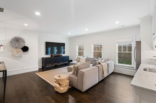 2652 Forrest Way, Atlanta GA  30305-3770 exterior