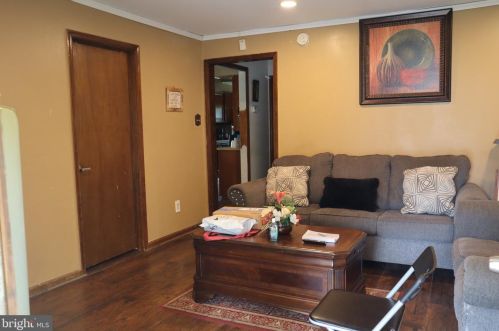 206 Brookside Ave, Trenton, NJ 08638-3608