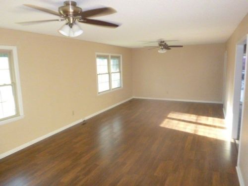 408 Connecticut Dr, Tifton, GA 31794-4210