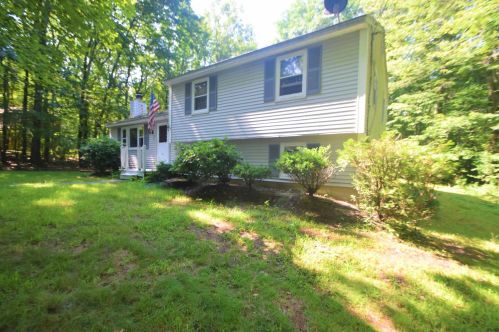 24 Ledgewood Dr, Derry, NH 03038-5379