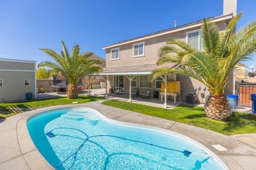 44022 Marbella St, Lancaster CA 93536 exterior