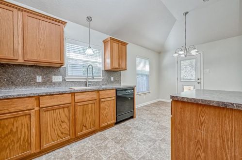 989 Arbor Way, Conroe TX  77303-1784 exterior