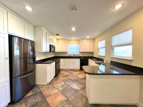 2404 Arpdale St, Austin TX  78704-3905 exterior