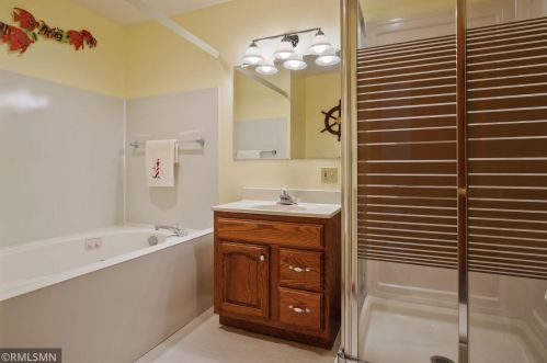 4460 Hamilton Dr, Saint Paul MN  55123-1974 exterior