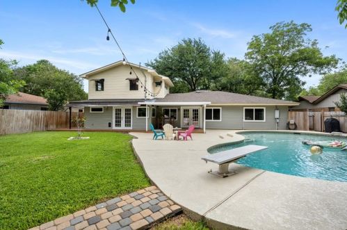 12402 Burlywood Trl, Austin TX  78750-1105 exterior