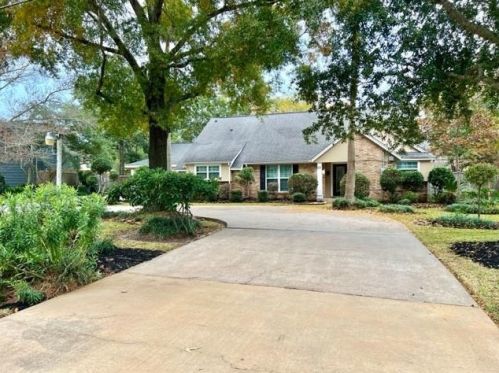 411 Shirleen Dr, Taylor Lake Village TX  77586-5427 exterior