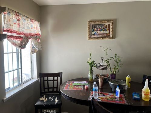 8643 Via Norte Dr, Riverside, CA 92503-7823