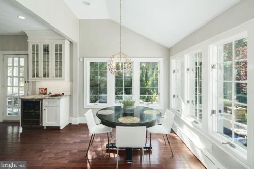 220 Washington Ave, Tavistock NJ 08033-3323 exterior