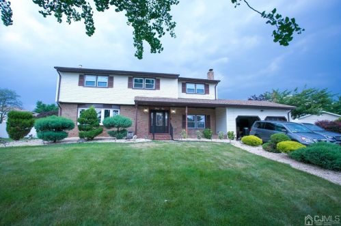 31 Camelot Ct, Piscataway, NJ 08854-5209