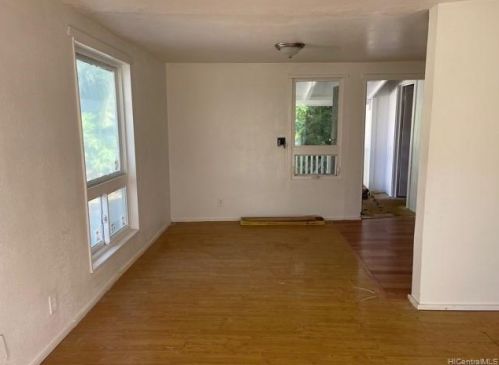 2920 Kalihi St, Honolulu HI  96819-3018 exterior