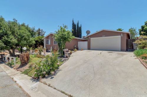 17155 Bonita Dr, Perris, CA 92570-9050