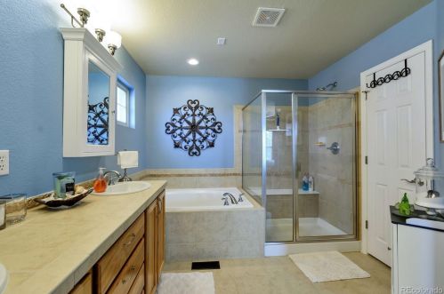 7195 Robertsdale Way, Denver CO 80016-7505 exterior