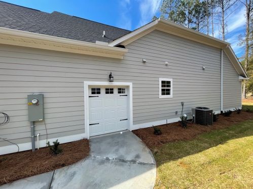205 Ivy Ct, Mc Cormick, SC 29835-2711