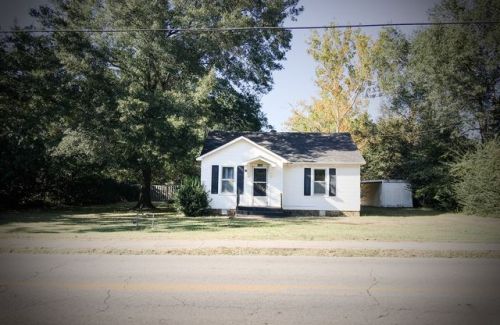 156 6th St, Bates, AR 72958-7599
