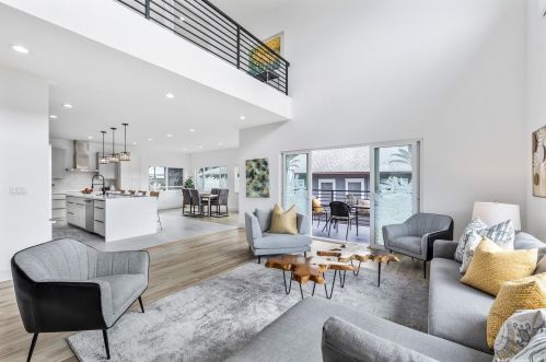 3033 Manoa Rd, Honolulu HI  96822-1503 exterior