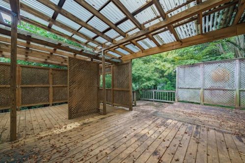 1490 Brooklyn Ave, Atlanta GA  30309-2202 exterior