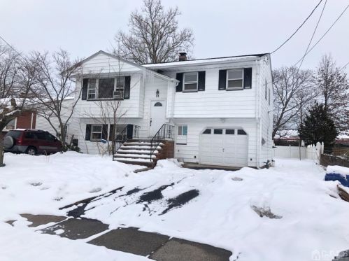 84 Brown Ave, Iselin, NJ 08830-2517