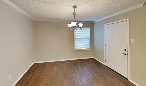 1439 Palmnold Cir, Fort Worth, TX 76120-4705