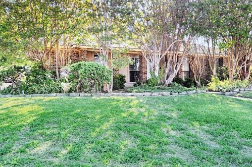 3106 Glenview, Carrollton TX  75007-2714 exterior