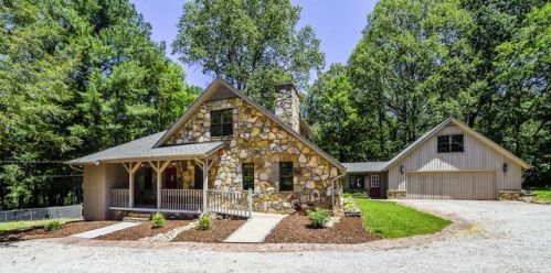 4434 Oakhurst Dr, Mcghee Tyson Ang Base, TN 37777-4639