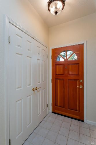 864 Glen Miller Dr, Windsor, CA 95492-7532