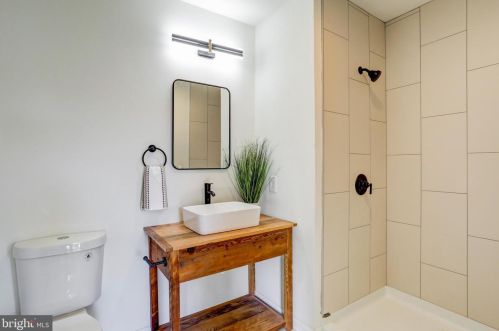 604 Mary St, Lancaster PA  17603-2819 exterior