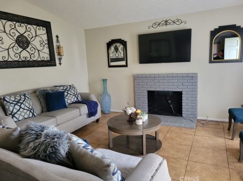 18861 3rd St, Bloomington, CA 92316-3715