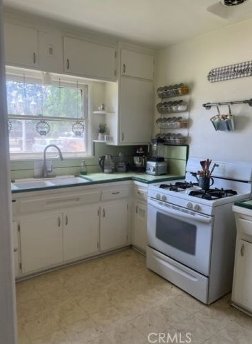 11021 Arlington Ave, Riverside CA  92505-2101 exterior