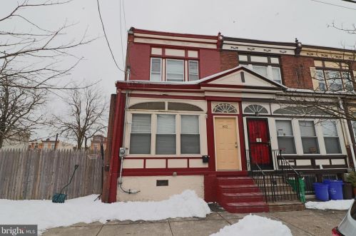 622 Erie St, Camden, NJ 08102-1820