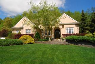23 Fiddlers Way, Lafayette, NJ 07848-2201