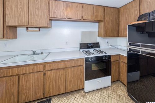 333 Burchett St, Glendale CA  91203-1311 exterior