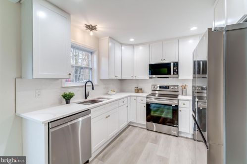 8527 Bauer Dr, Springfield VA  22152-2345 exterior