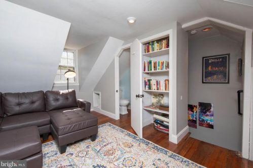 401 Iseminger St, Philadelphia PA  19147-1113 exterior