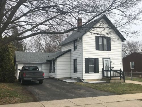 18 Green St, Carpentersville, IL 60110-2602