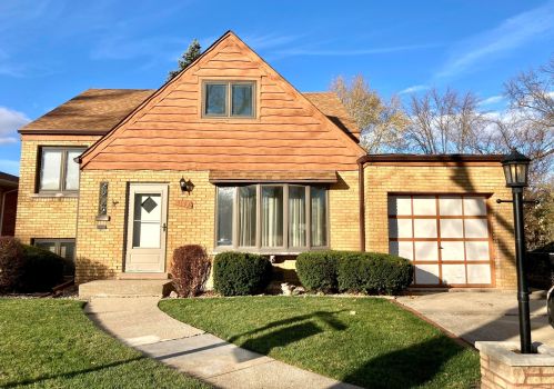 9128 Bartlett Ave, Brookfield, IL 60513-1030