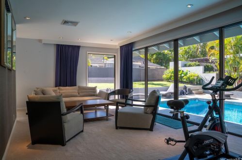 4463 Aukai Ave, Honolulu HI  96816-5209 exterior