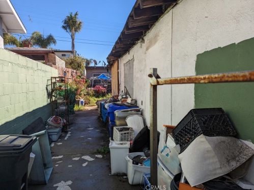 333 37th St, San Diego, CA 92113-1745