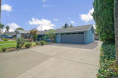 6337 Westview Dr, Riverside CA  92506-5325 exterior