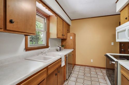 656 17th Ave, Saint Paul MN  55112-6523 exterior
