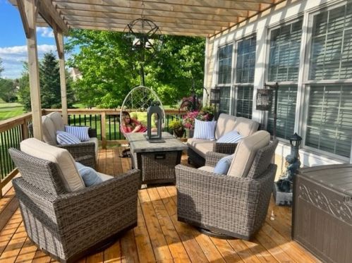 8515 Watson Cir, Bull Valley, IL 60014-3351