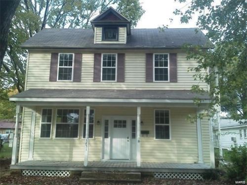 1651 Franklin St, Boulder, IL 62231-1726