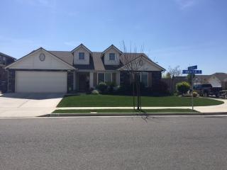 2285 Kirch Flat Ave, Tulare, CA 93274-4260