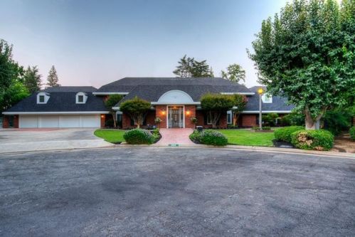 2120 San Ramon Ave, Fresno, CA 93711-2841