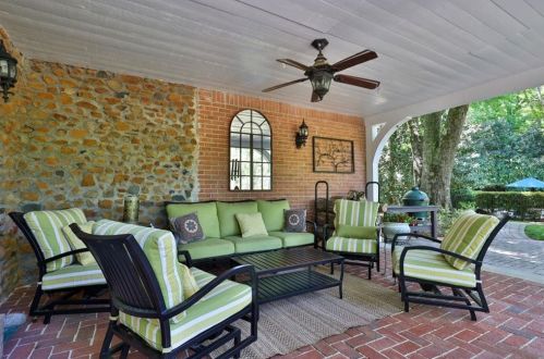 1630 Brandon Hall Dr, Atlanta GA  30350-3703 exterior