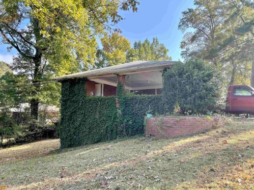 1146 Ponderosa Park Dr, Forest Park, GA 30297-4132