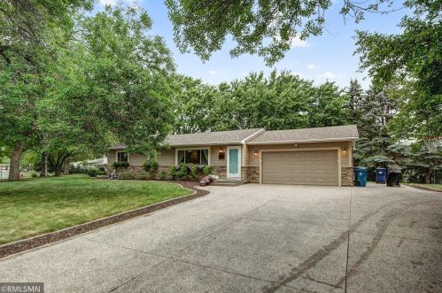 2025 Bluestone Ln, Saint Paul MN  55122-2830 exterior