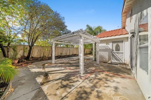 145 Cape Elizabeth Way, Riverside CA  92506-6180 exterior