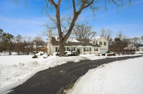 2117 Winnetka Ave, Northfield, IL 60093-3149
