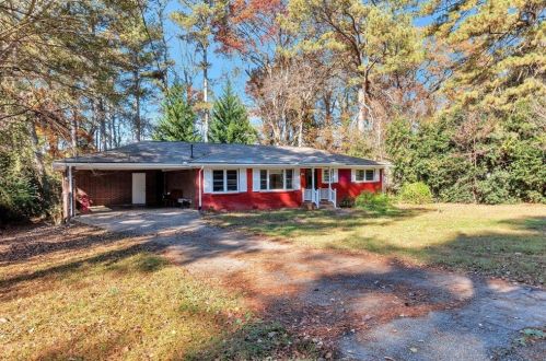 4086 Thunderbird Trl, Stone Mountain, GA 30083-3115