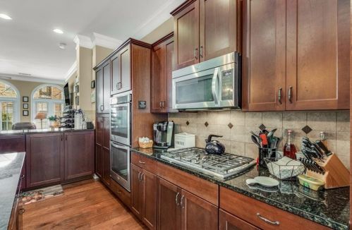 3639 Brookleigh Ln, Atlanta GA  30319-2219 exterior